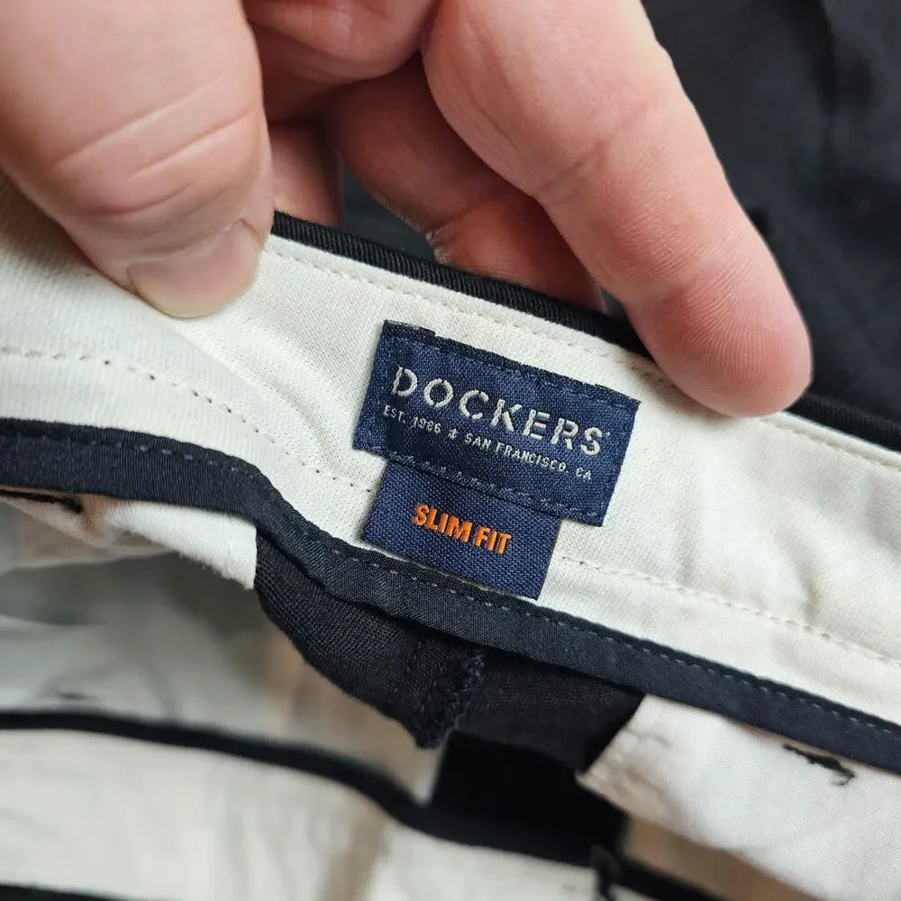 Dockers Easy Khaki Pants Mens 36x31* Black Slim Fit Golf Performance Stretch